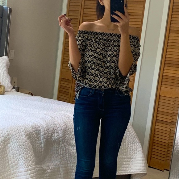 Off the Shoulder Pattern Top - Picture 3 of 5